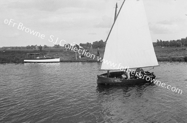 RACING ON THE WAVENEY NEAR THE FINISHING LINE THE LAST TACK